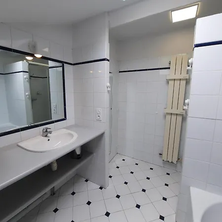 Maison Calme Avec Grand Exterieur, Proche Centre Et Ocean, Ideale Famille/amis - Fr-1-239-860 Anglet
